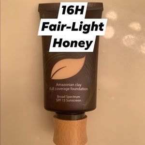 Tarte Amazonian Clay Foundation 16H